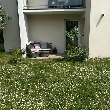 Un Havre De Verdure En Apartment