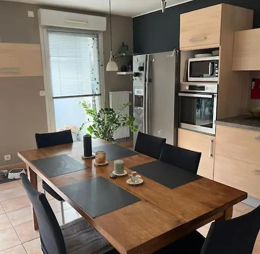 Un Havre De Verdure En Apartment