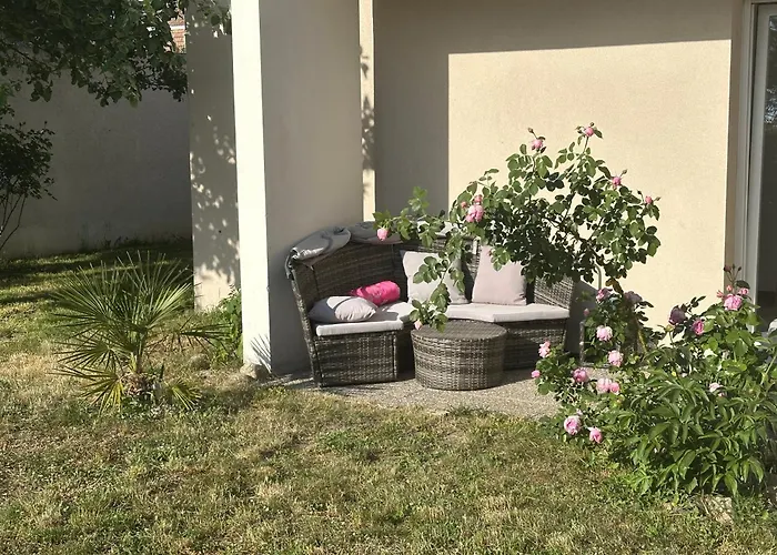 Un Havre De Verdure En Apartment *